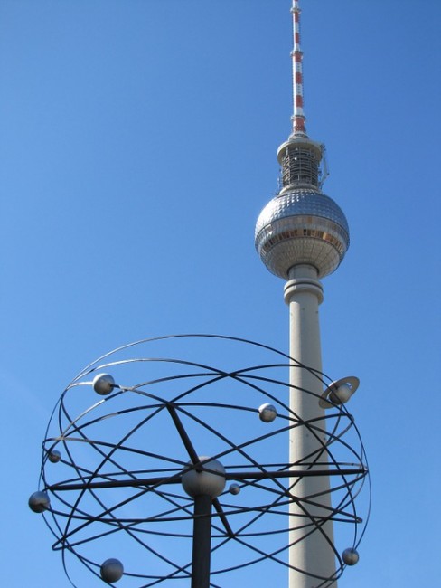 Berlin TV Tower|Courtesy of photovicky / pixabay