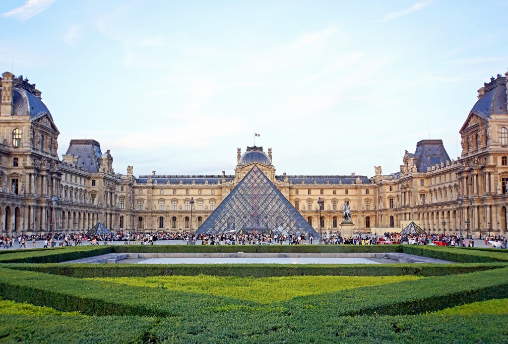 The Louvre | © Dennis Jarvis/Flickr