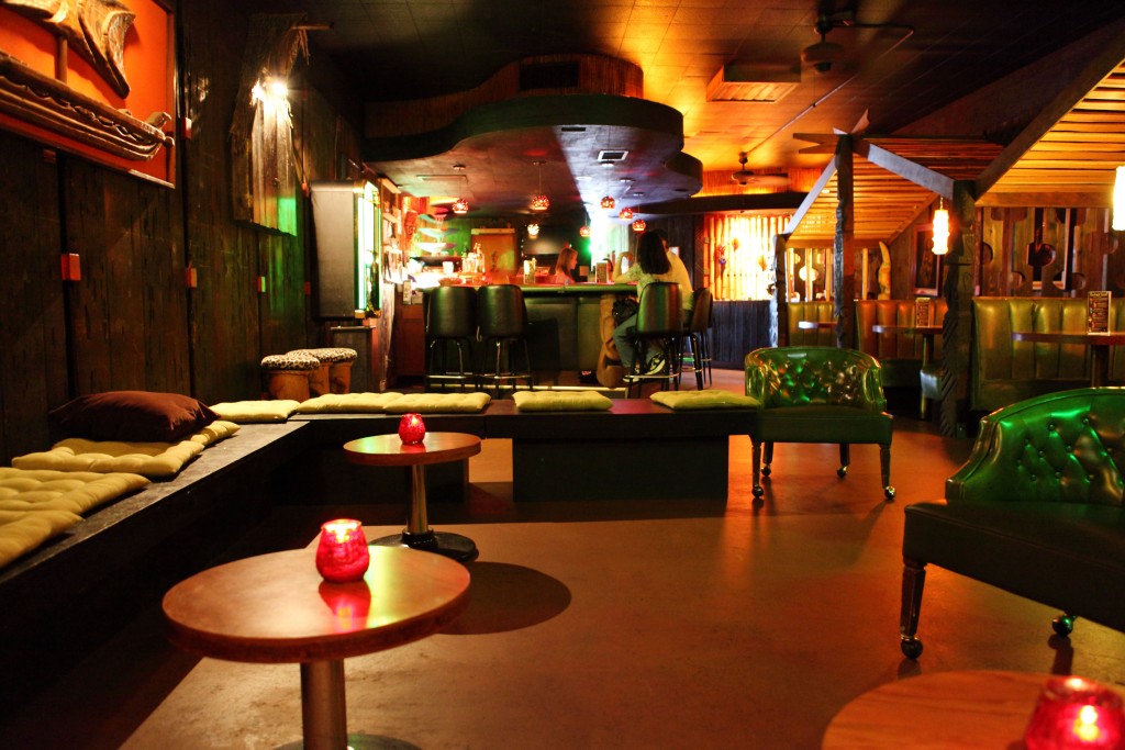 Tonga Hut © Sam Howzit / Flickr