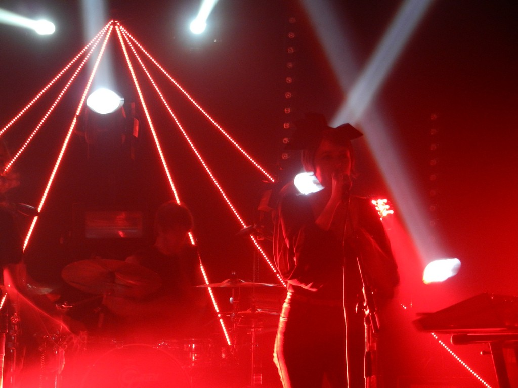 Performance at The Vic | © Swimfinfan/Flickr
