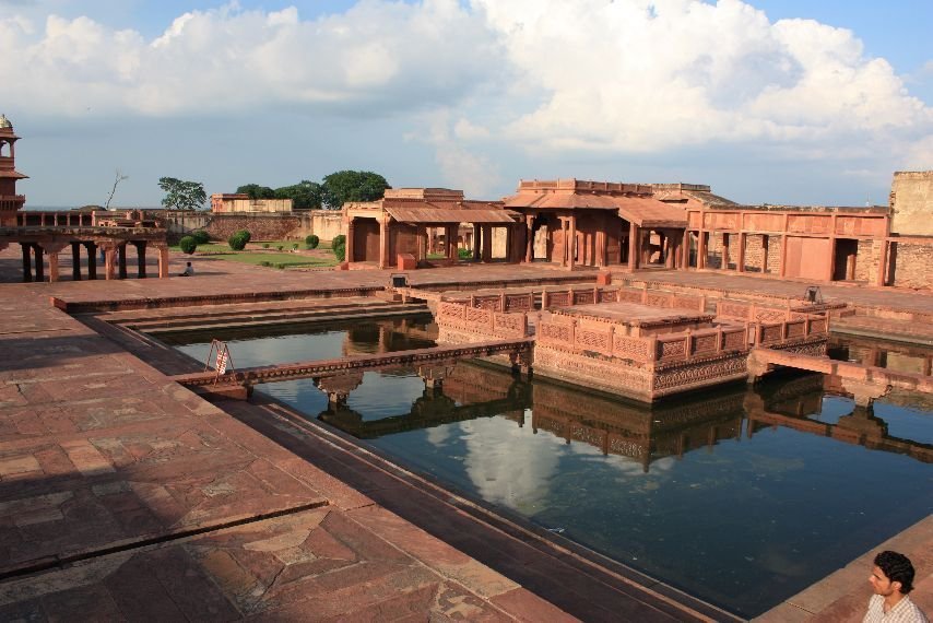 Anup Talao, which used to be a site for musical competitions and reverie|©RebexArt/Wikicommons