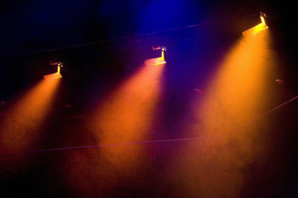 Stage lights | © Dan Brady/Flickr