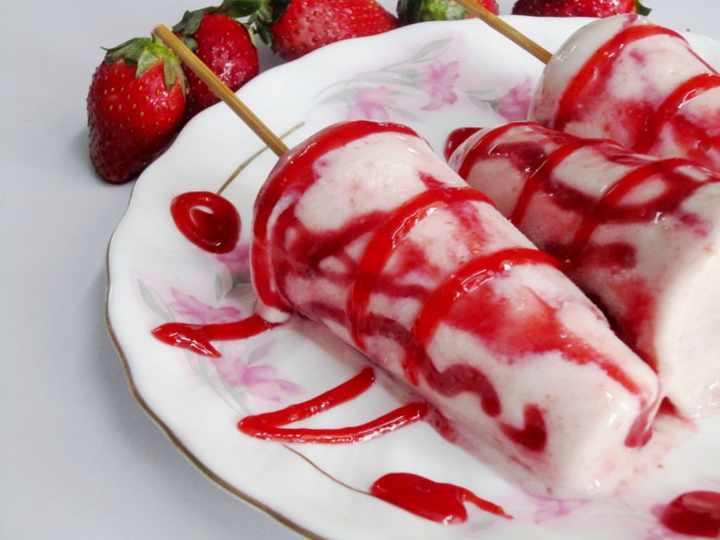 Kulfi with strawberry sauce | © Kalaiselvi Murugesan / WikiCommons