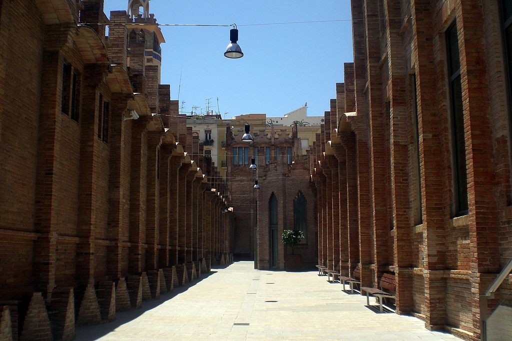 The History Of The CaixaForum Barcelona In 1 Minute