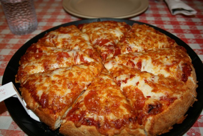 Deep Pan Pizza |©Navin75/Flickr
