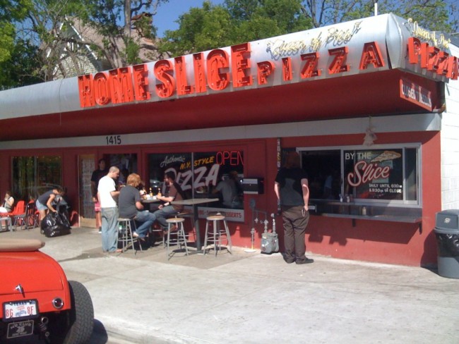 Home Slice Pizza |©The Pug Father/Flickr