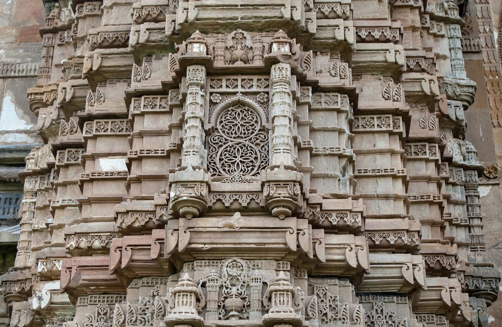 One of the pillars of the Jami Masjid | © Bhavesh Kothari