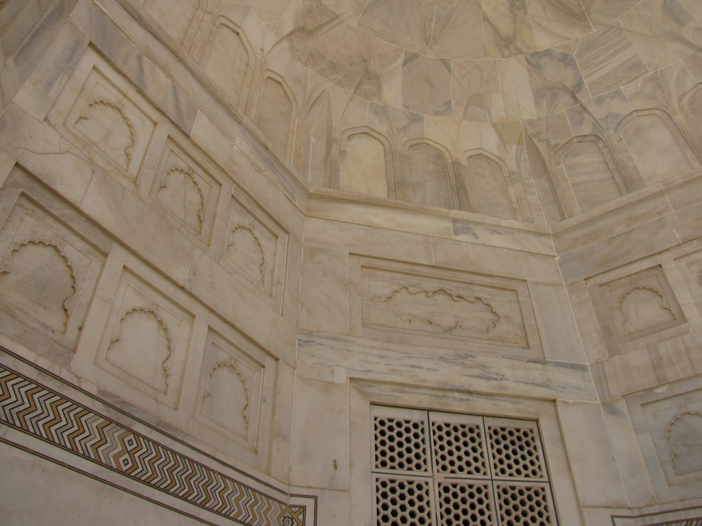 The inside of the dome of Taj Mahal (c) Christopher John SSF/Flickr
