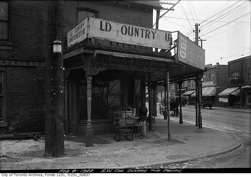 South-west corner of Dundas Street and Pacific Avenue | © Toronto History/Flickr