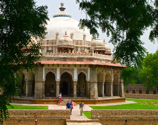Isa Khan Niyazi's tomb |©Flickr/Neil Falzon