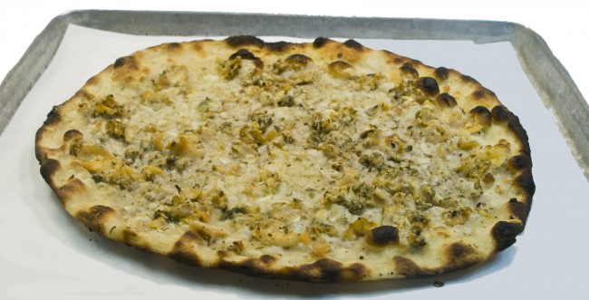 White Clam Pizza |©Francis Rosselli/WikiCommons