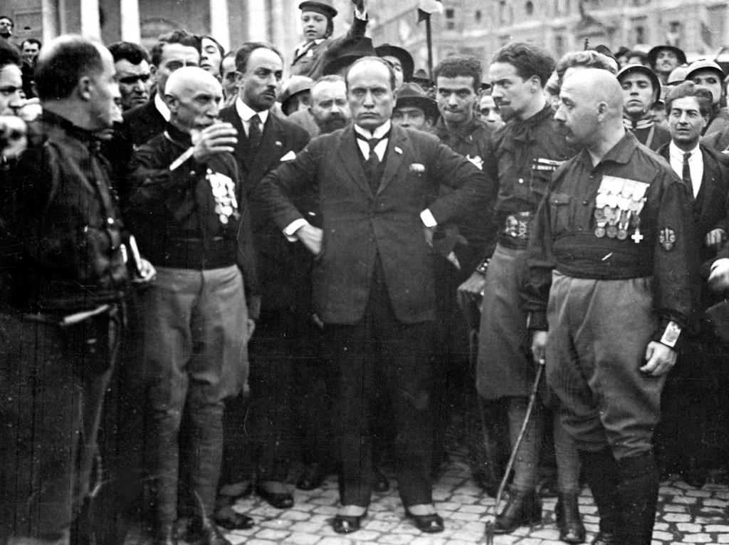 Mussolini center, Balbo to the right | © Wikicommons