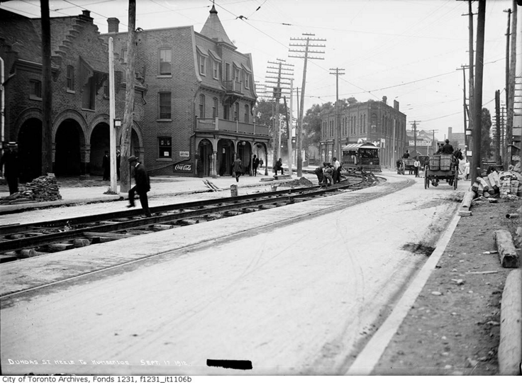 Dundas Street West at Royce Avenue (Peacock Hotel) | Public Domain/City of Toronto Archives