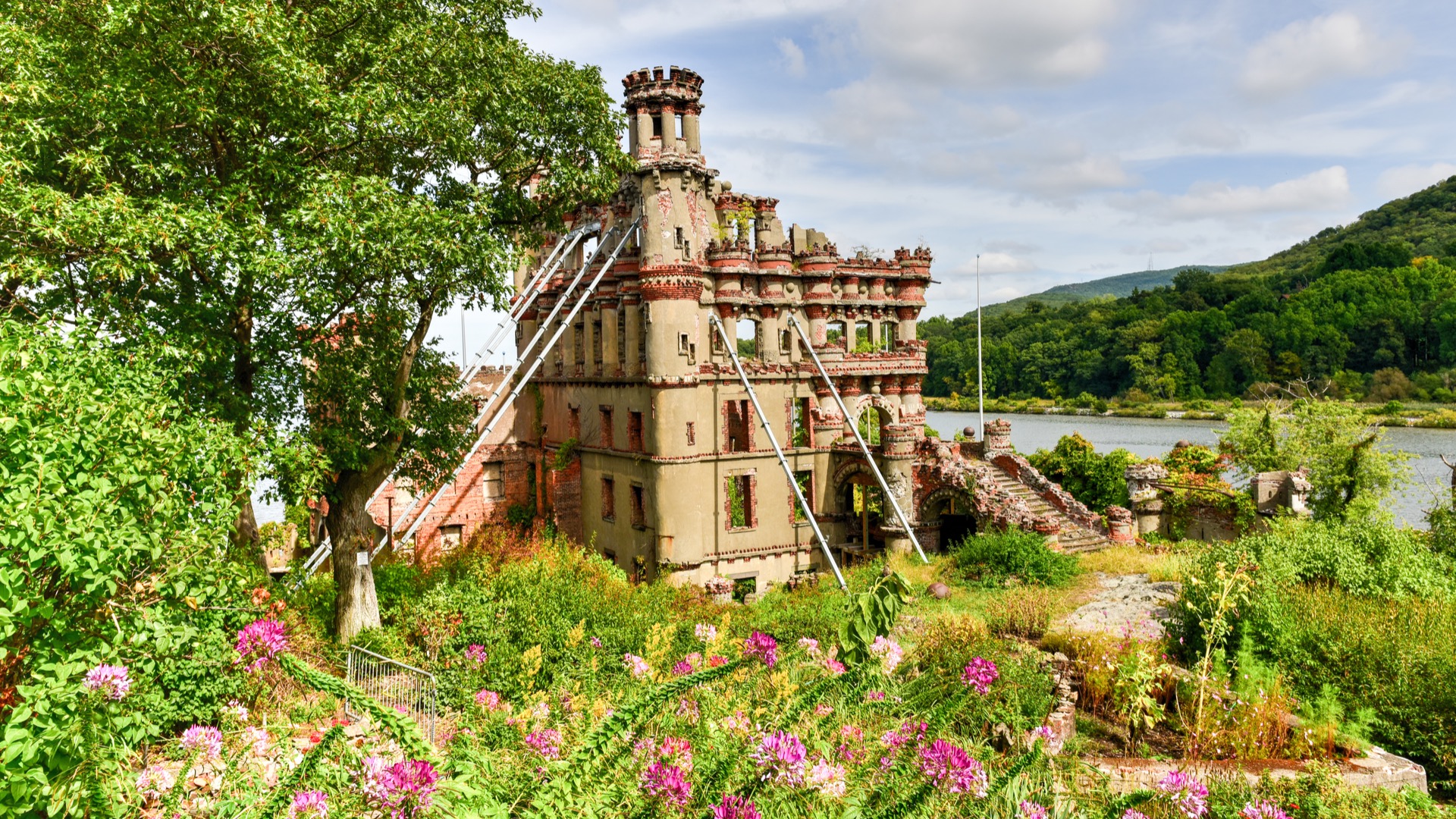 11 Incredible American Castles You Didn T Know Existed
