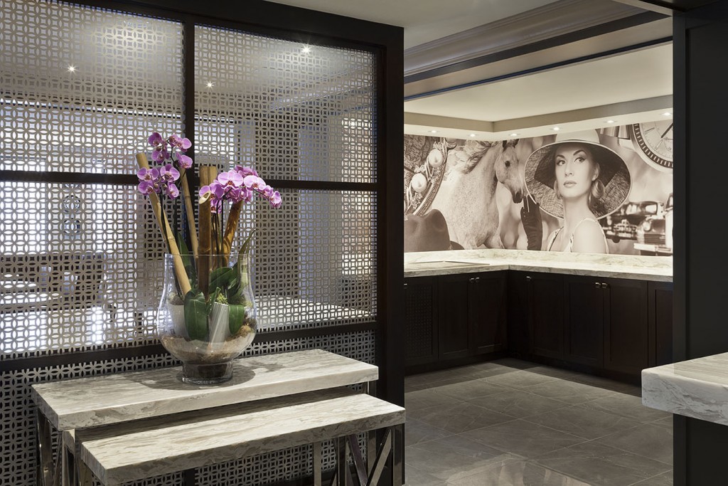 Concierge Entrance | Courtesy of Toronto Marriott Bloor Yorkville Hotel