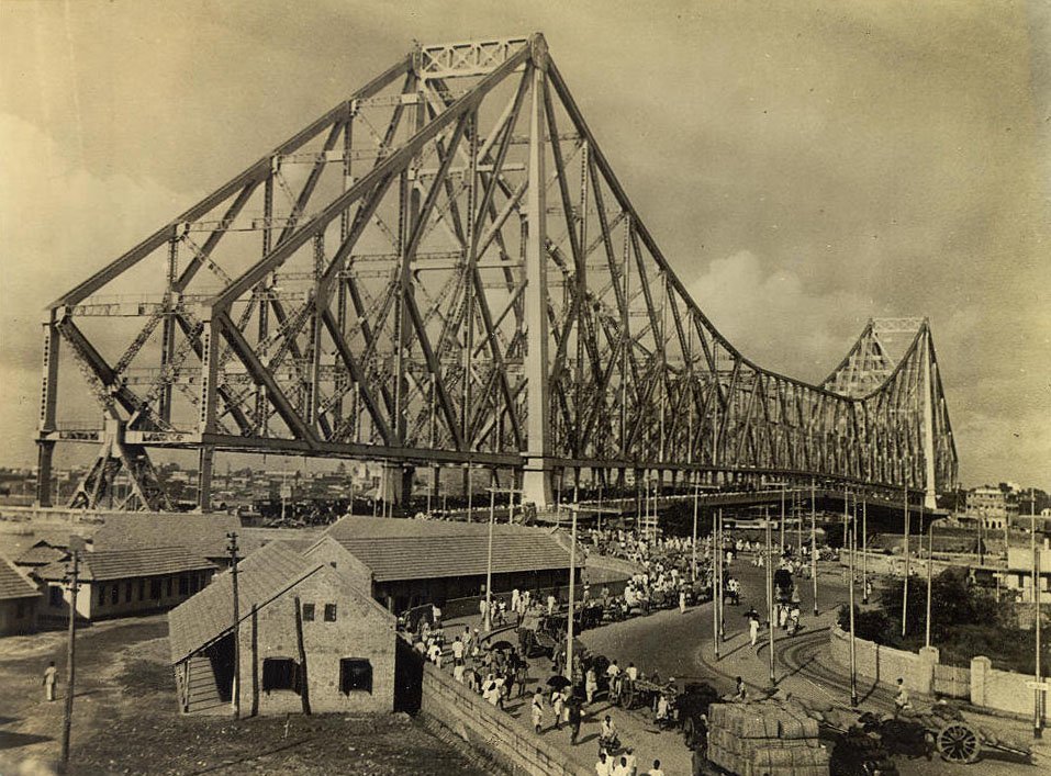 A picture of the Howrah Bridge at Kolkata 1945/©Unknown/WikiCommons