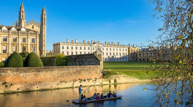 Cambridge University, King's College from across the river | © Offcaania/Shutterstock