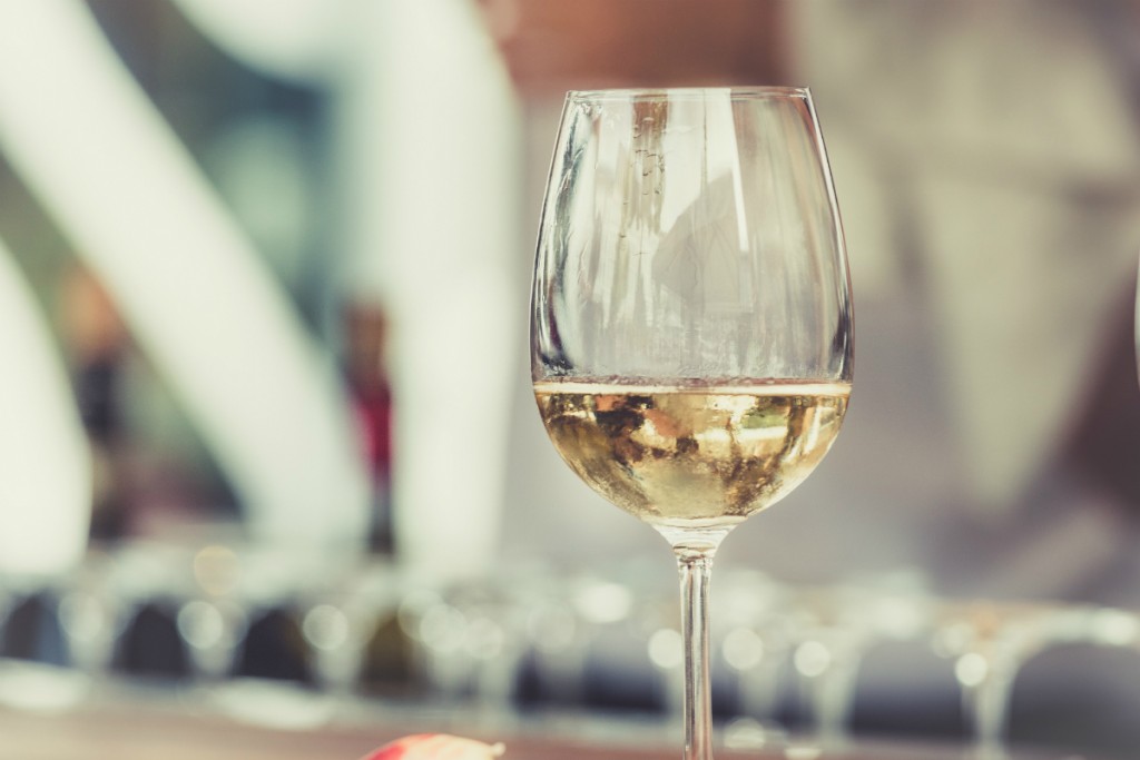 Glass of wine | © Thomas Martinsen / Unsplash