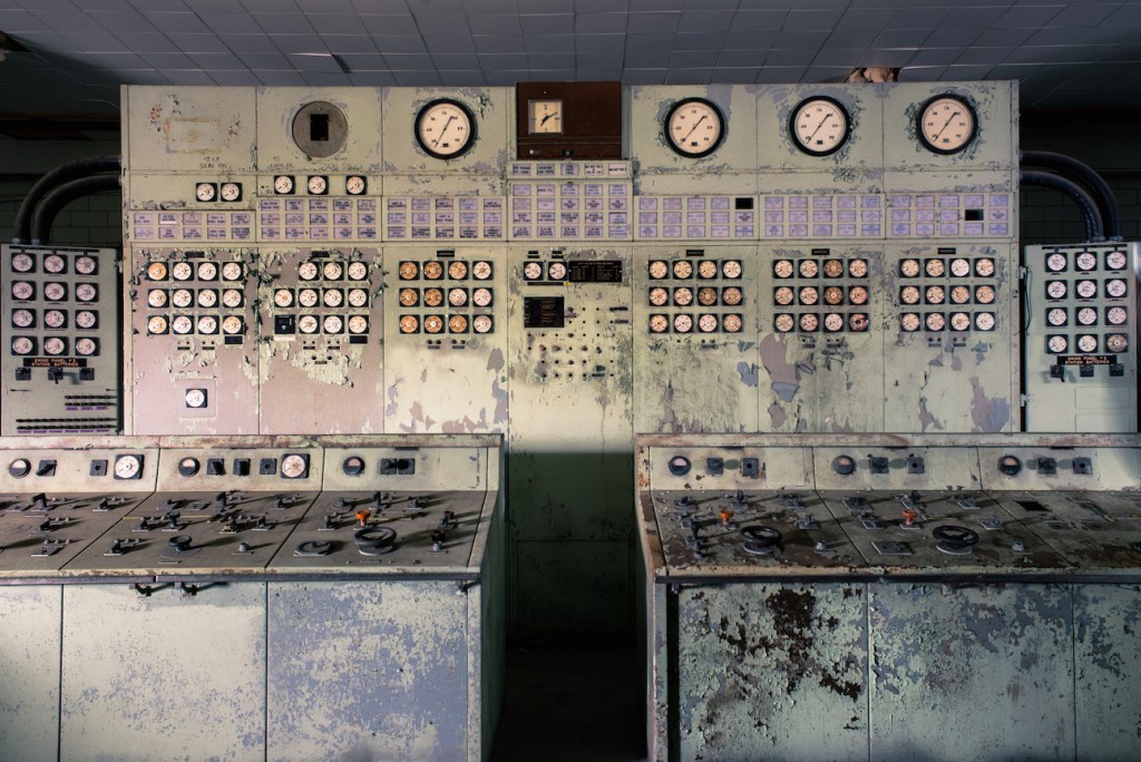 Control Room at Hearn Generating Station | © Jonathan Castellino / Courtesy of Luminato