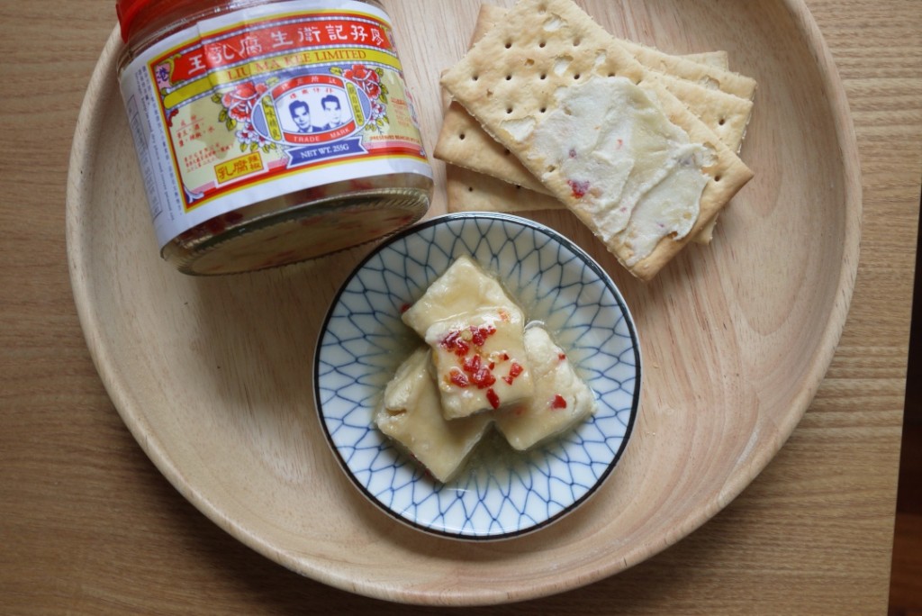 Liu Ma Kee Beancurd and Crackers © Karen Tsui