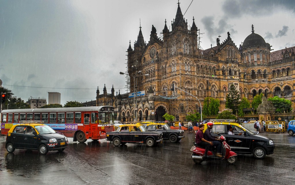 Rainy evenings CST | © Rajarshi Mitra/Flickr