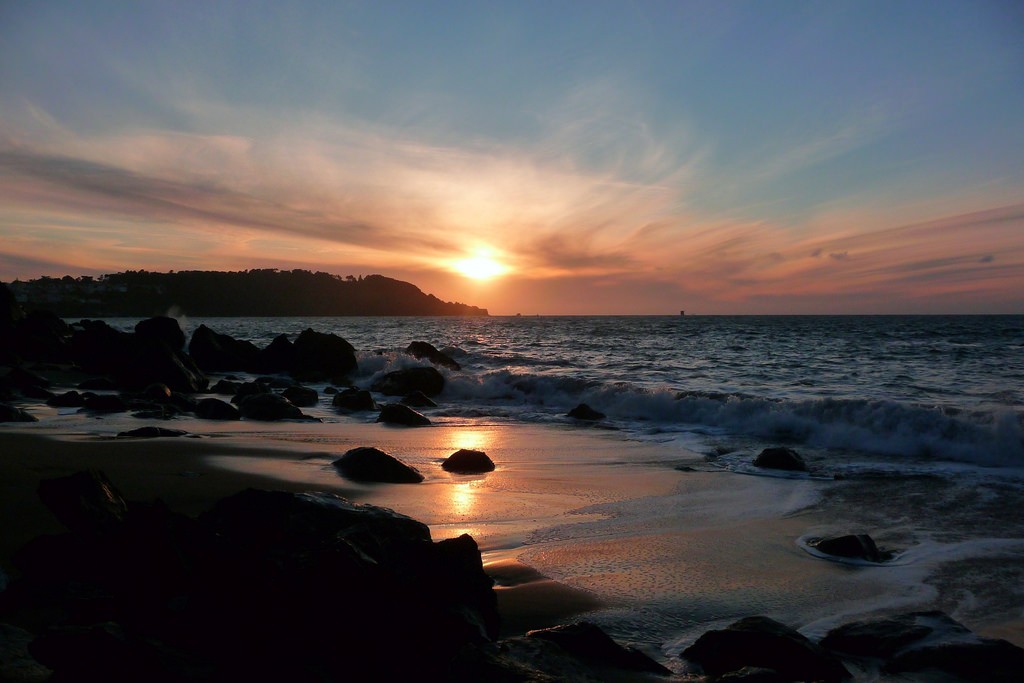 Sunset from Marshall's Beach, off of the Batteries to Bluffs Trail © Brad Coy/Flickr