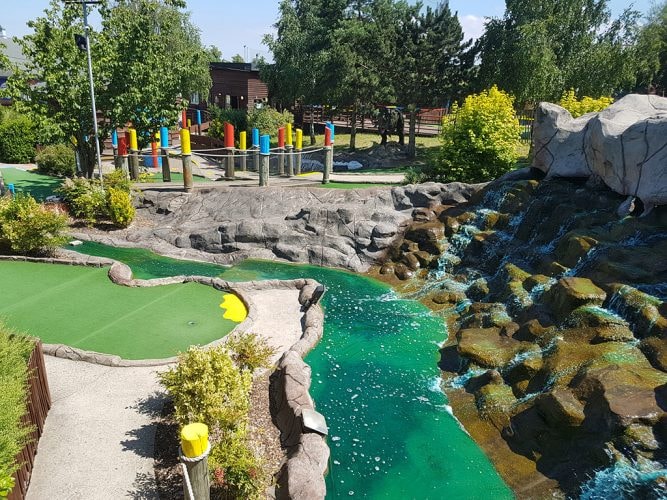 Mr Mulligan’s Dino Golf