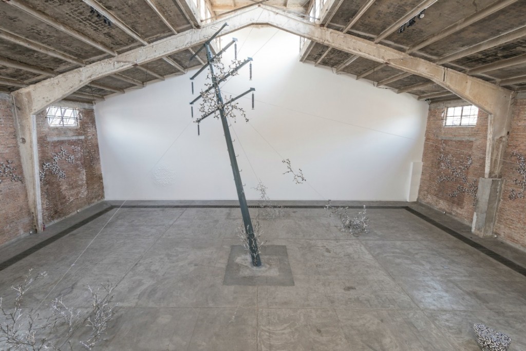 Loris Cecchini, Exhibition view Galleria Continua. Beijing, 2013. | © Oak Taylor-Smith / Courtesy of GALLERIA CONTINUA, San Gimignano / Beijing / Les Moulins / Habana