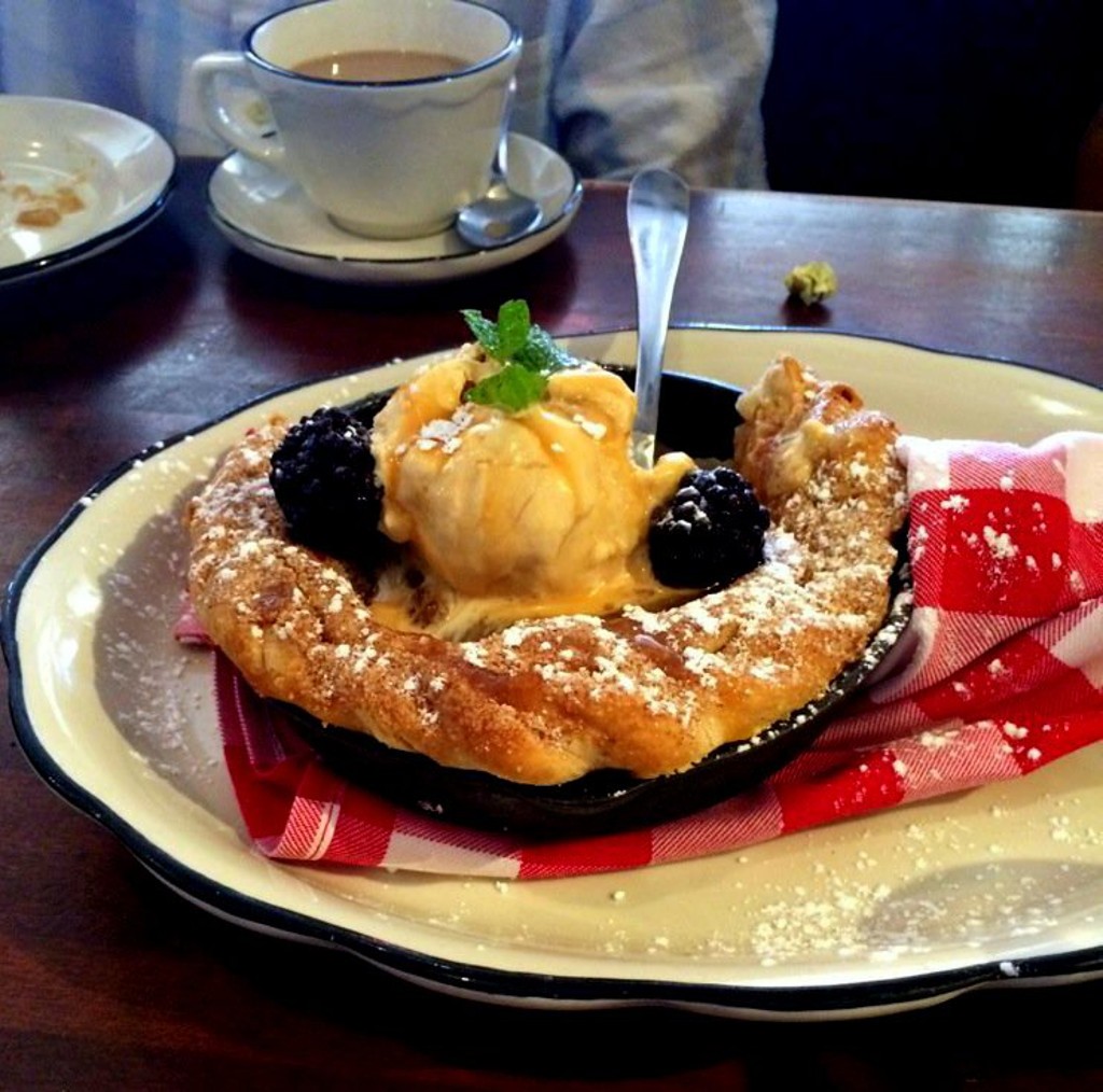 Moonshine Grill, Signature Skillet Apple Pie | Courtesy of Candice C. Nelson of Los Angeles, CA