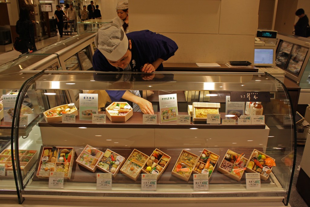 Bento boxes for sale in the basement of Isetan, Shinjuku | © istolethetv/Flickr