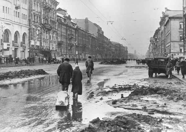 Leningrad in 1942| © Boris Kudoyarov/Wikipedia