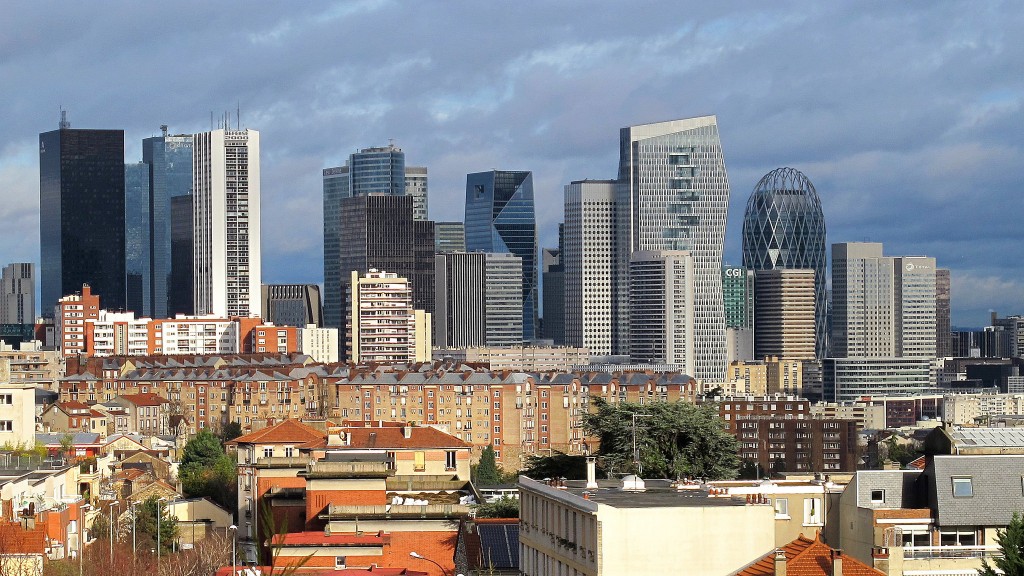 The view of La Défense from Suresnes │© jmdigne