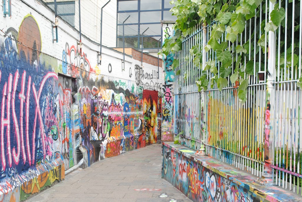 Graffiti alley | © bookfinch/Flickr