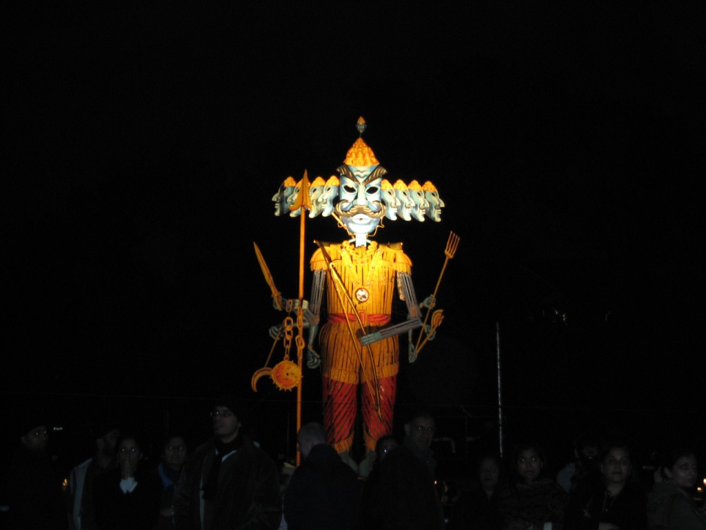 Ravana effigy waiting to be destroyed|©Pete Birkinshaw /WikiCommons