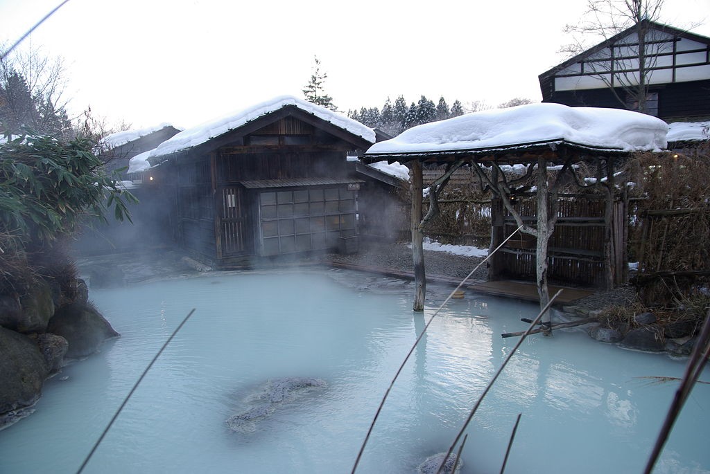 Горячая весна / онсен зимой | © Fumiaki Yoshimatsu / WikiCommons
