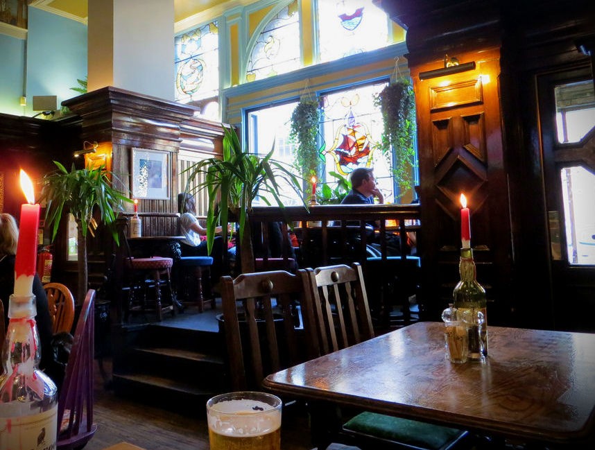 Nobles Bar | © alljengi/Flickr