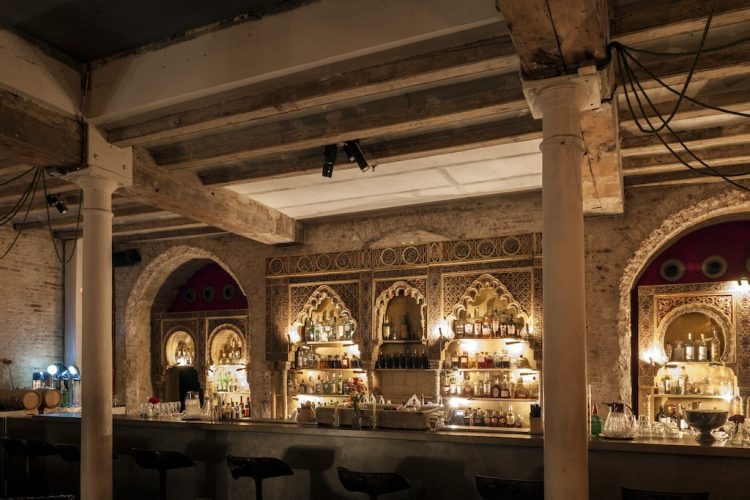 Apotheke bar