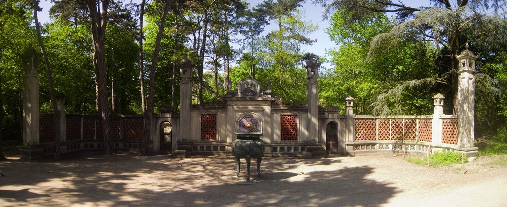 Esplanade du Dinh in the Jardin D'Agronomie Tropicale │© Groume