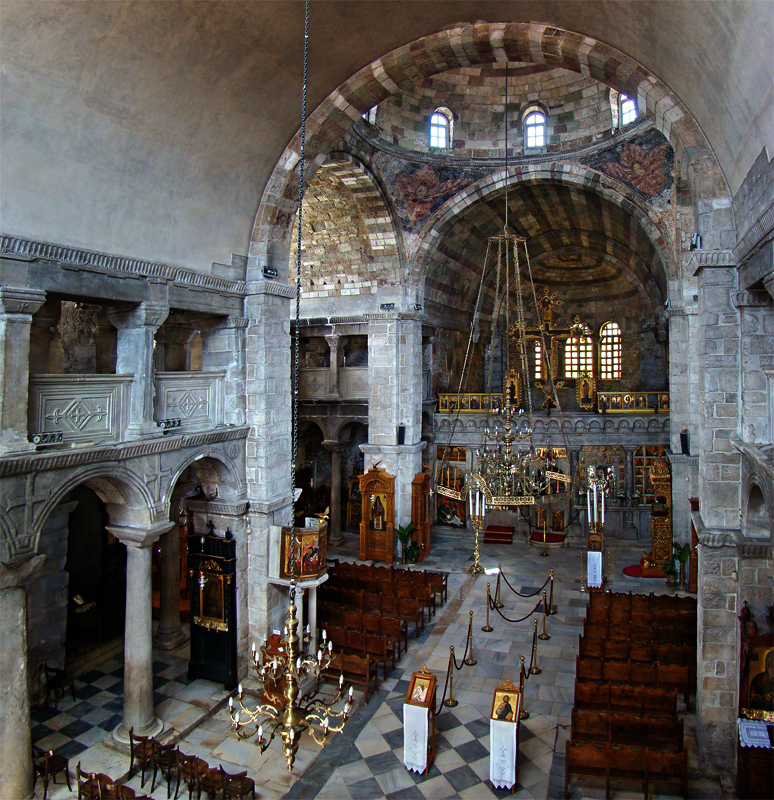 Inside of Panaghia Ekatondapiliani | © Tango7174/WikiMedia
