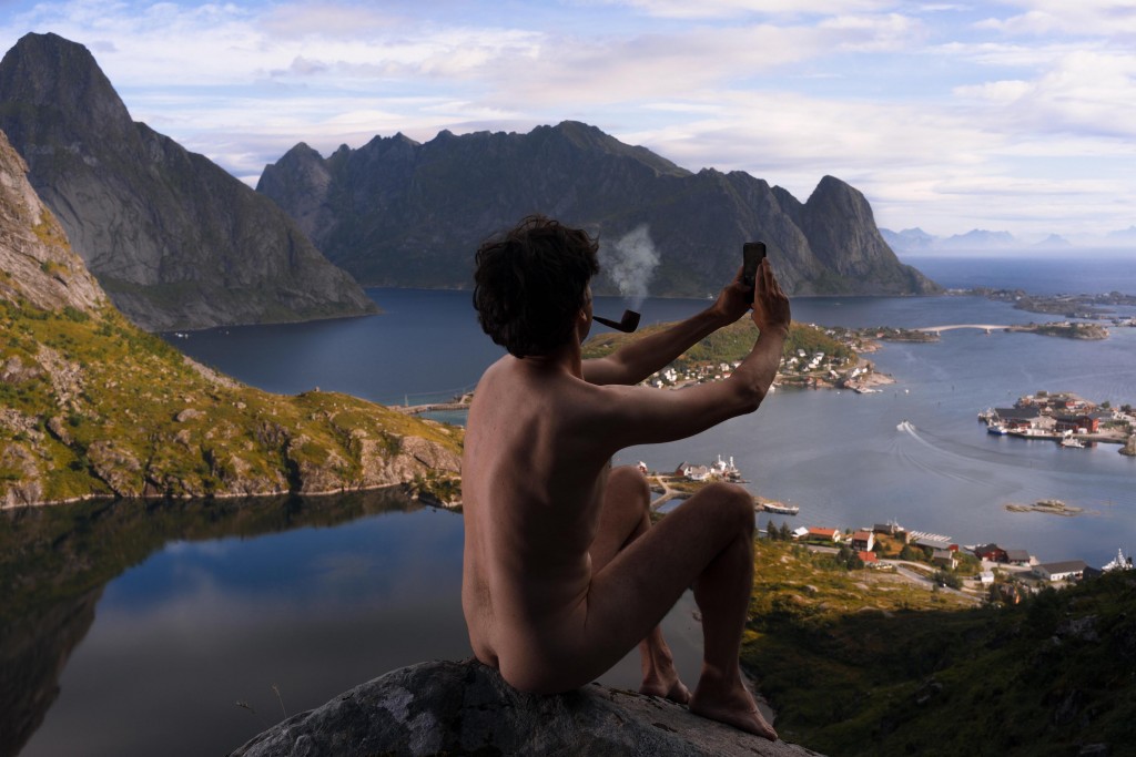 The Selfie Project. Copyright: © Kristoffer Eliassen, Norway, 3rd place, Candid, Professional, 2016 Sony World Photography Awards