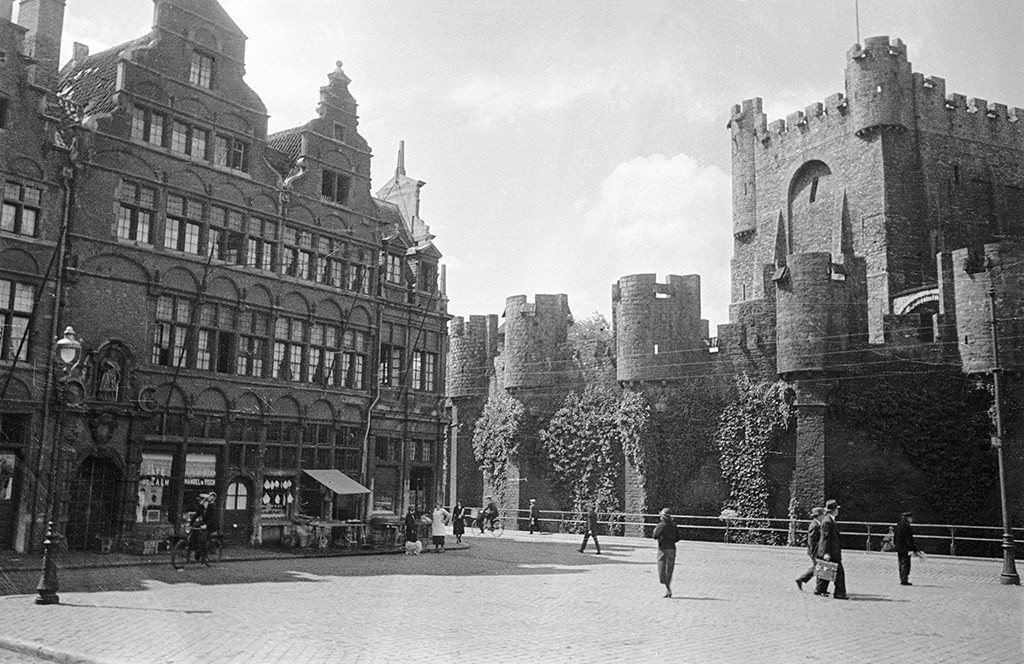 Circa 1934: Ghent's Gravensteen Castle seen from Place Saint Pharailde | © Swedish National Heritage Board/Flickr