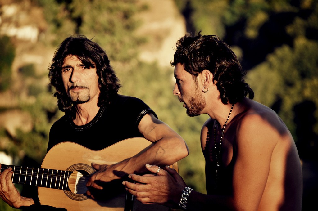 Flamenco performers on Plaza San Nicolas, Albiain; Luis Carrasco; flickr