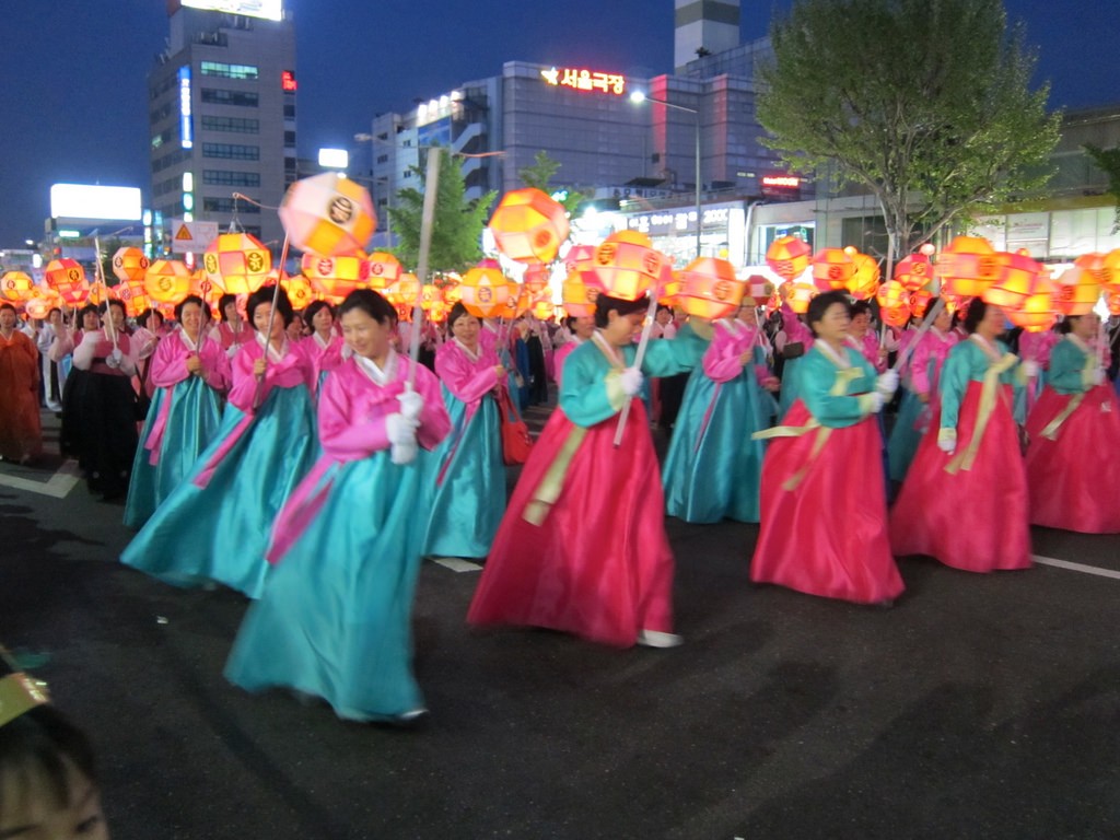 Lotus Lantern Festival | © Adam Nicholson / Flickr