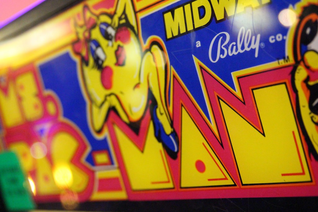 Ms. Pacman Arcade Game | © Jim & Rachel McArthur/Flickr