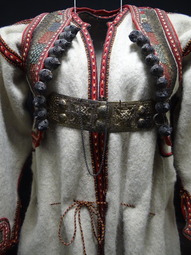 Traditional costume in Ethnographic museum | © Adam Jones / Flickr
