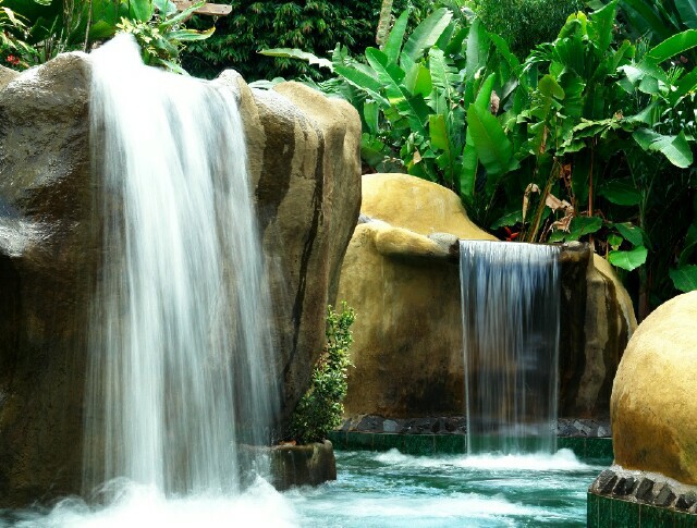 Baldi Hot Springs/Ivagueba/Flickr