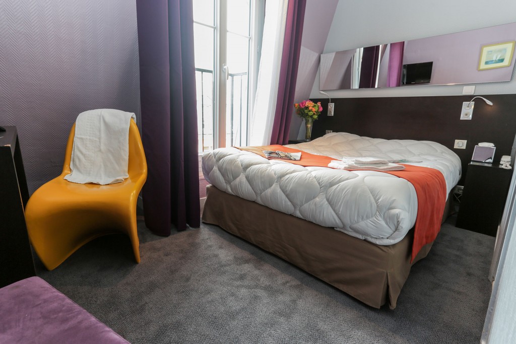 Bedroom at Le Vintage Hostel Gare du Nord │ Courtesy of Le Vintage Hostel Gare du Nord