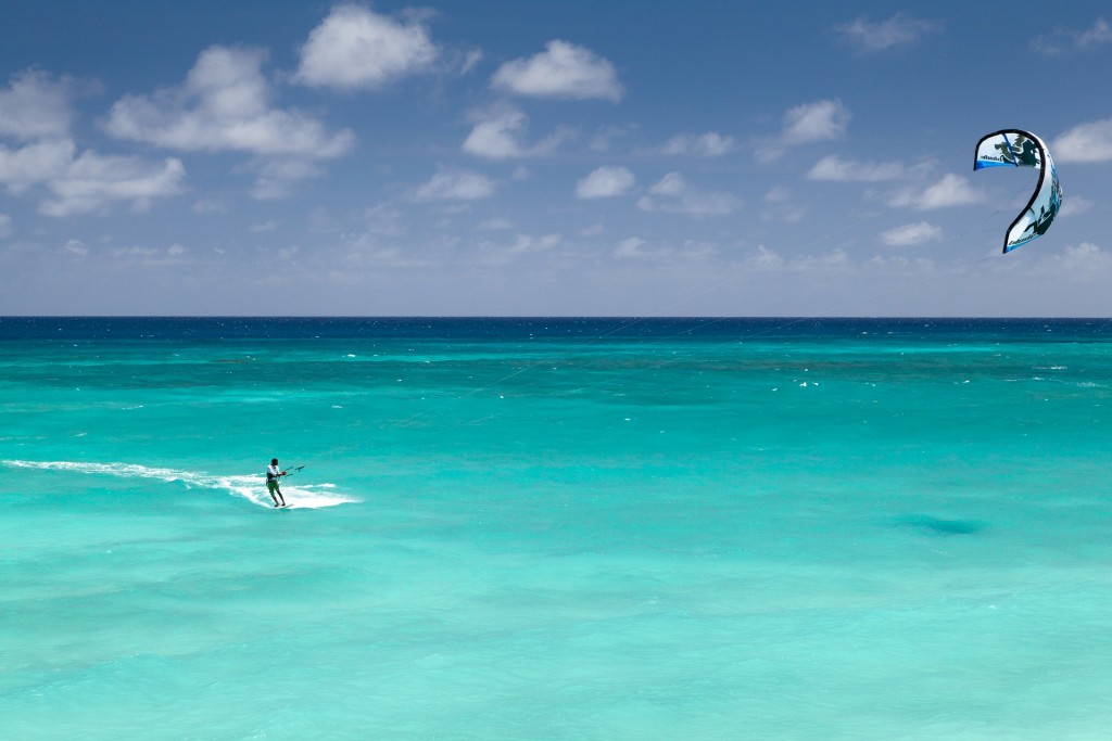 Kitesurfing | © PublicDomainPictures/Pixabay