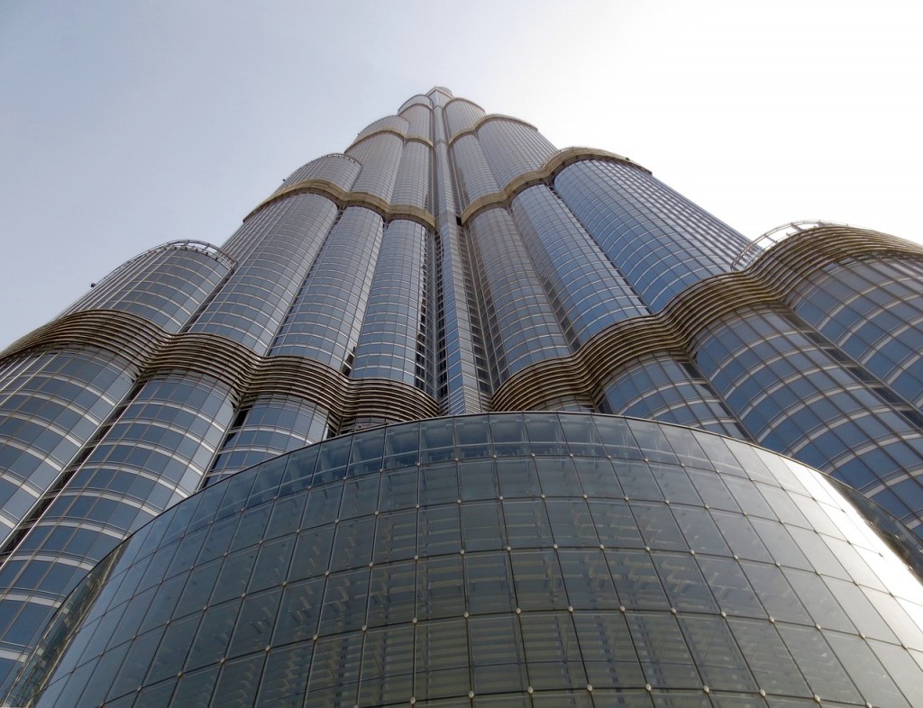 View of the Burj Khalifa from the ground | © Tindra Delastacia / Pixabay