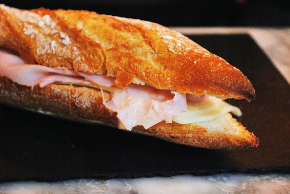 Ham and cheese baguette │© Unsplash / Pixabay